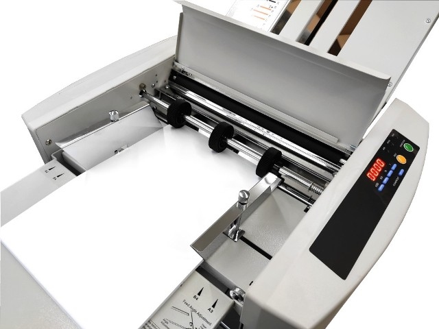 Superfax SF-415 vouwmachine A3 formaat handmatig